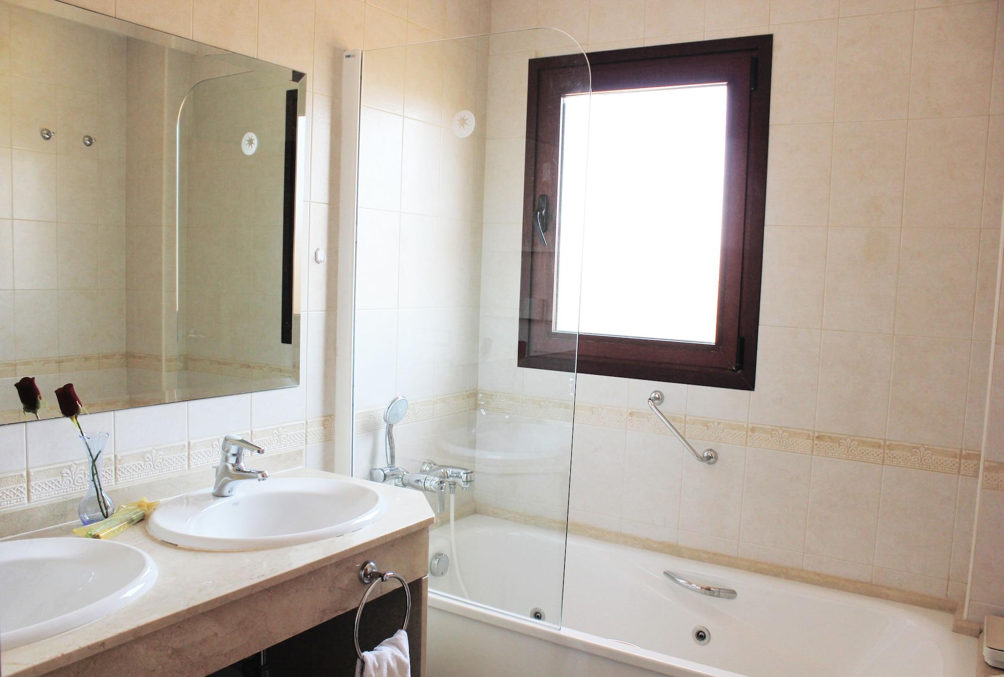 Apartamentos Albir Confort - Avenida III 阿尔比尔 外观 照片