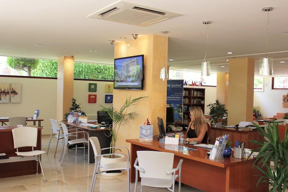 Apartamentos Albir Confort - Avenida III 阿尔比尔 外观 照片